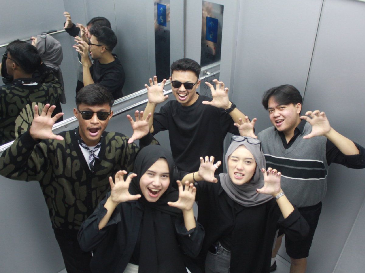 Wallking Elevator Photobox